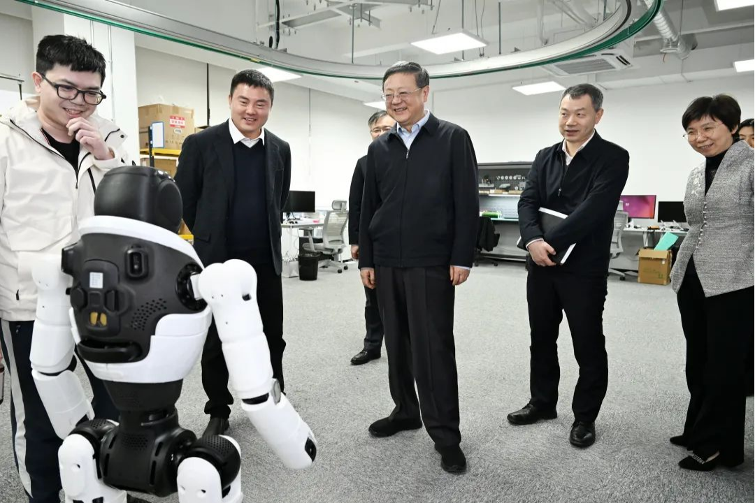 上海市委书记陈吉宁专题调研华体会机器人